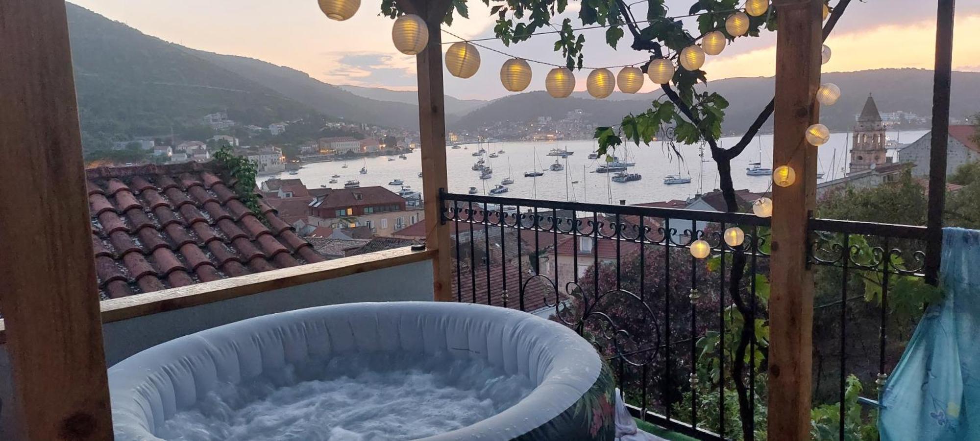 Panoramic View With Jacuzzi Apartment Vis Exterior photo