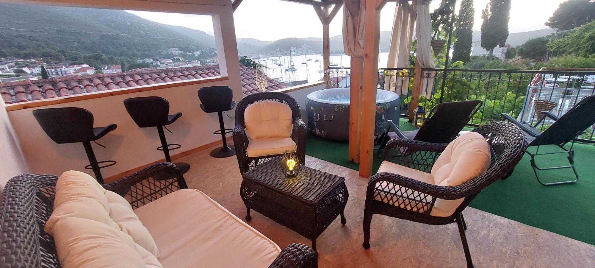 Panoramic View With Jacuzzi Apartment Vis Exterior photo
